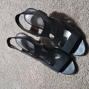 Calvin Klein leather heeled sandel size 9 black elastic straps